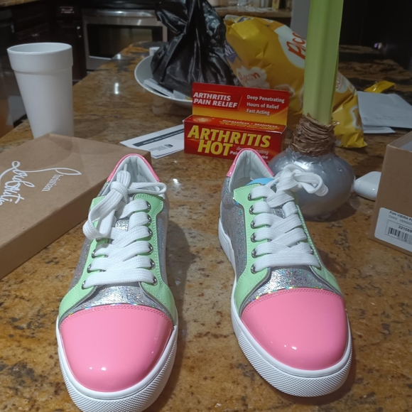 Tennis shoes - Picture 5 of 5